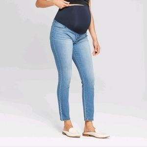 Women's Maternity Crossover Panel Jeggings - size 2/26R